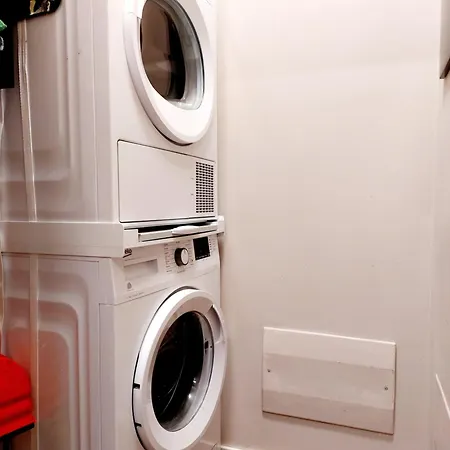 Via Ceccardi 3 Daire