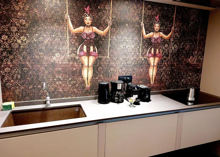 Via Ceccardi 3 جنوة