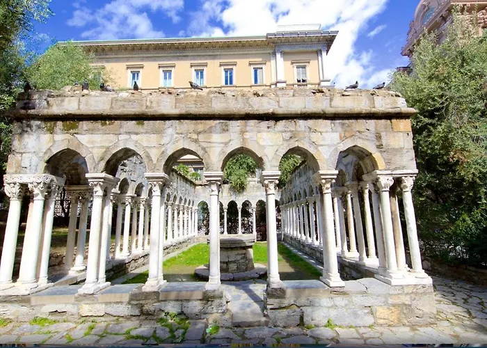 Via Ceccardi 3 *