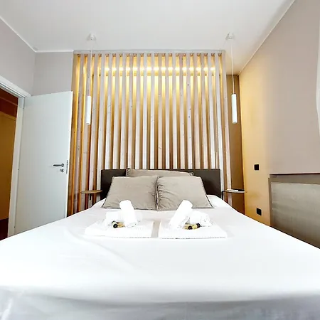 Via Ceccardi 3 * ג'נובה