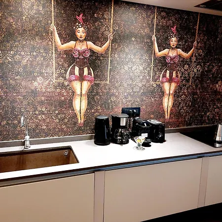 Via Ceccardi 3 Genova