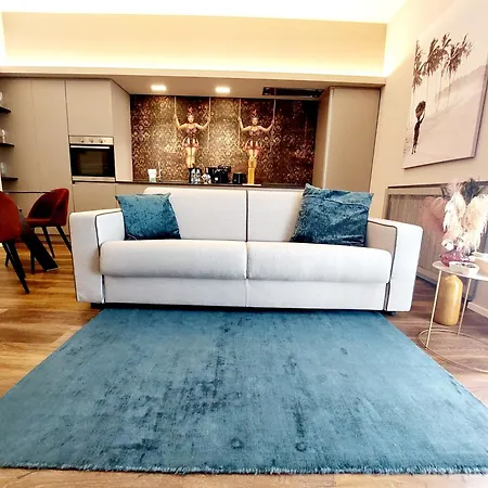 Via Ceccardi 3 * Genova